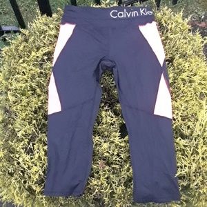 Calvin Klein nwot Capri leggings